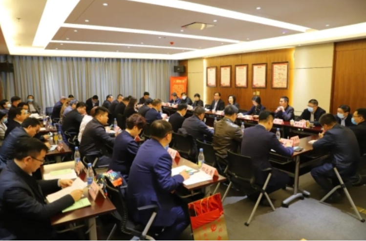 非公經(jīng)濟領域“盈商潤濟?黨旗紅”示范創(chuàng)建工作推進會在三慶實業(yè)集團有限公司召開.png