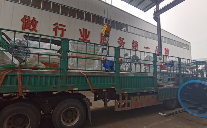 高考進(jìn)行時(shí)，金格瑞木屑顆粒機(jī)發(fā)貨時(shí).jpg