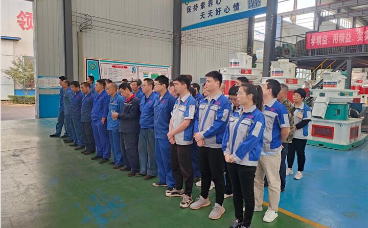 通過此次安全環(huán)保培訓活動，進一步提高了車間全體職工的安全意識和操作技能，為保障車間安全生產(chǎn)打下了堅實的基礎(chǔ)。.jpg