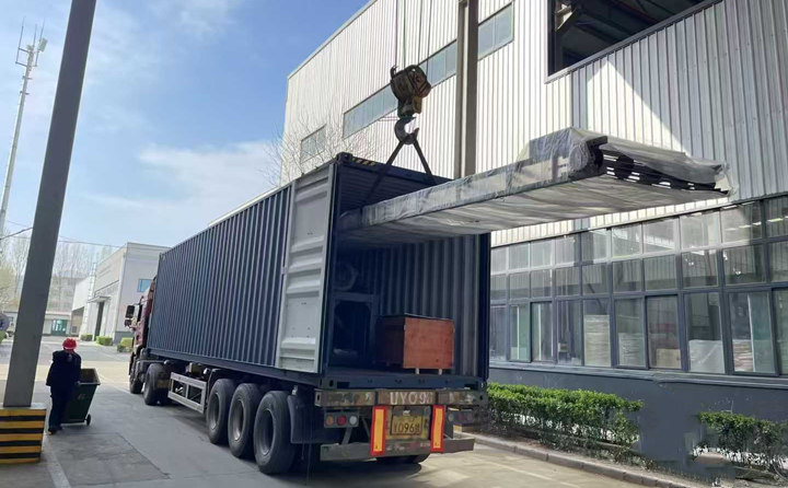 中國制造撕碎機發(fā)往巴基斯坦.jpg